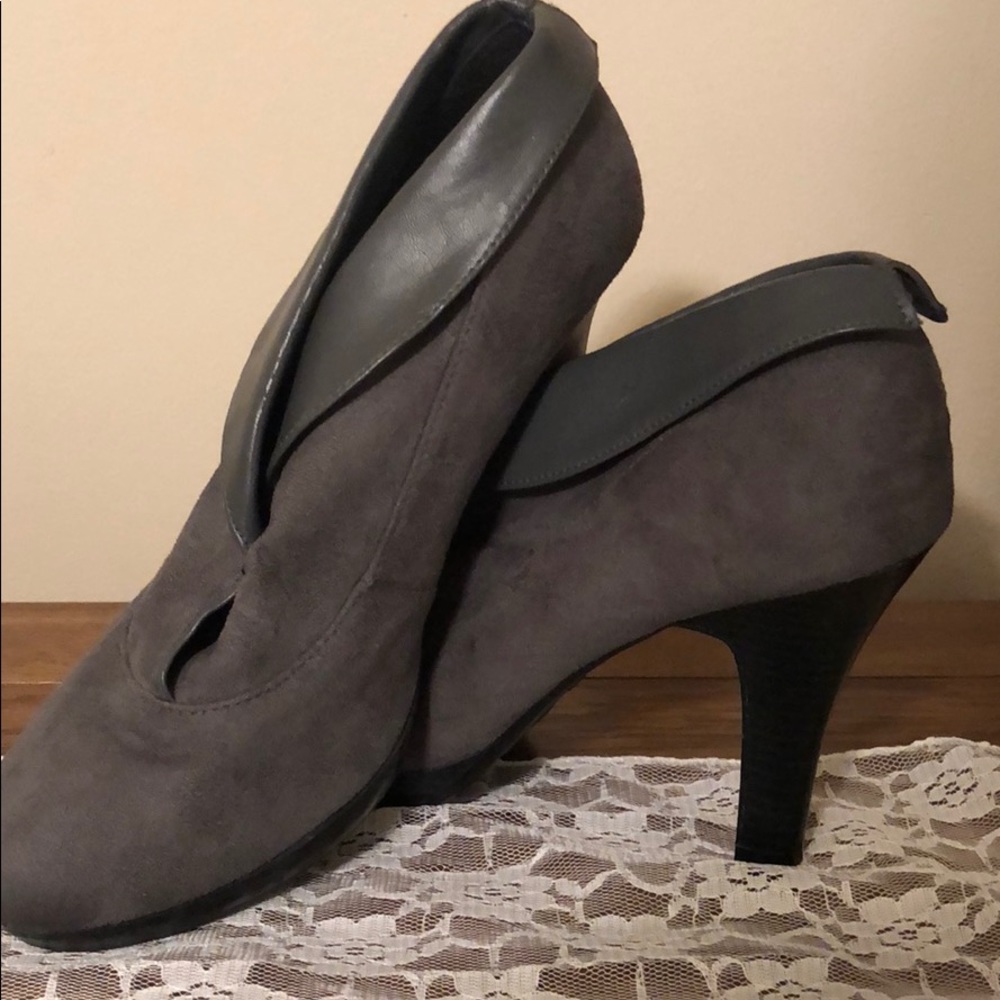 High Heels - Picture 2 of 2